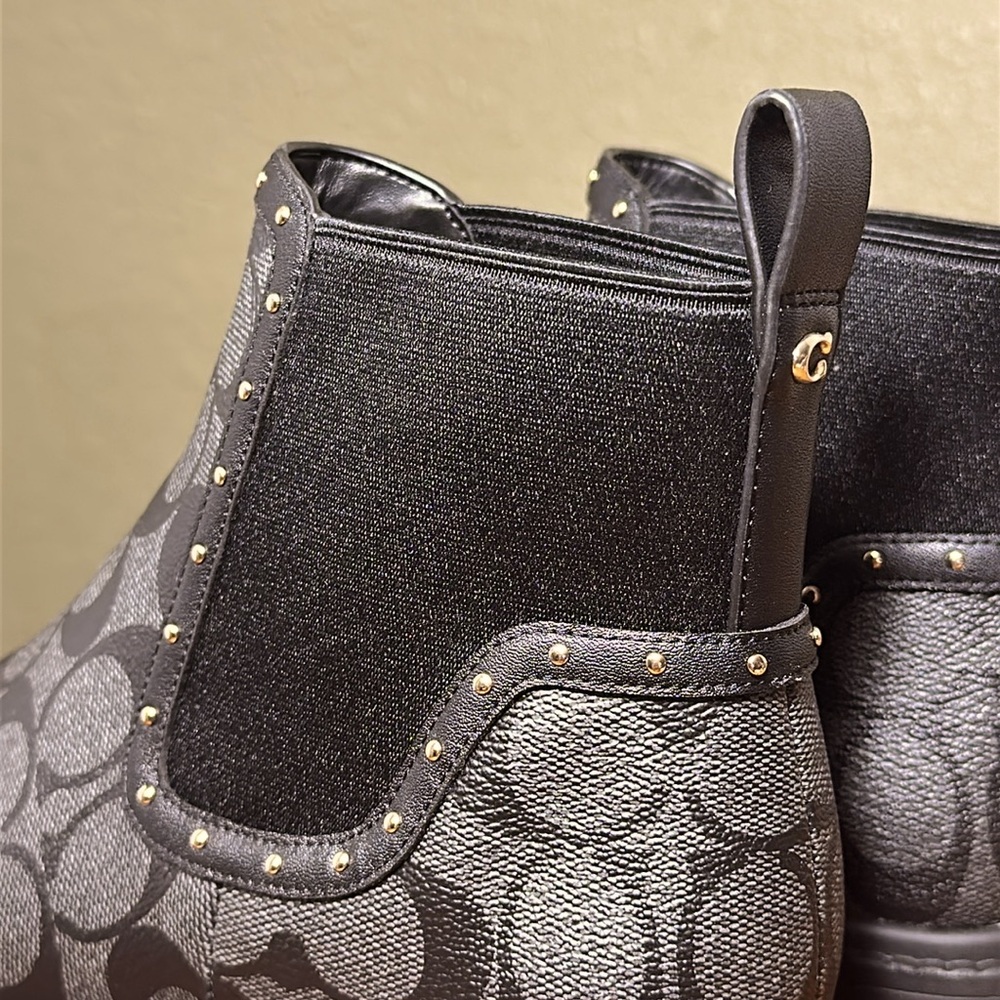 *NWT / Rare* COACH Lory Bootie - Picture 11 of 16